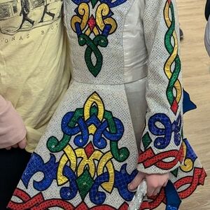 Traditional Celtic Irish dance costume dress with sequins bell sleeves sz 8 Girl